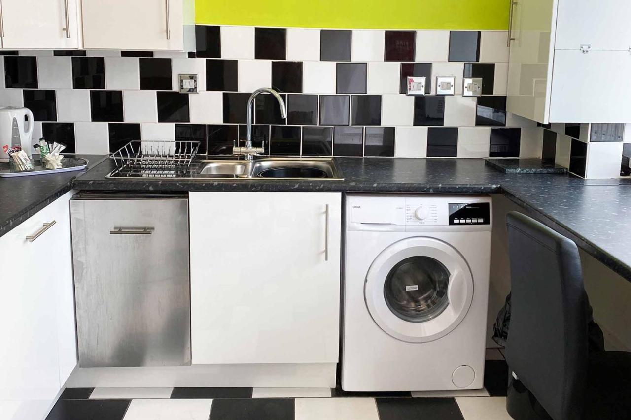 Great Sankey Serviced Accommodation Warrington Eksteriør billede