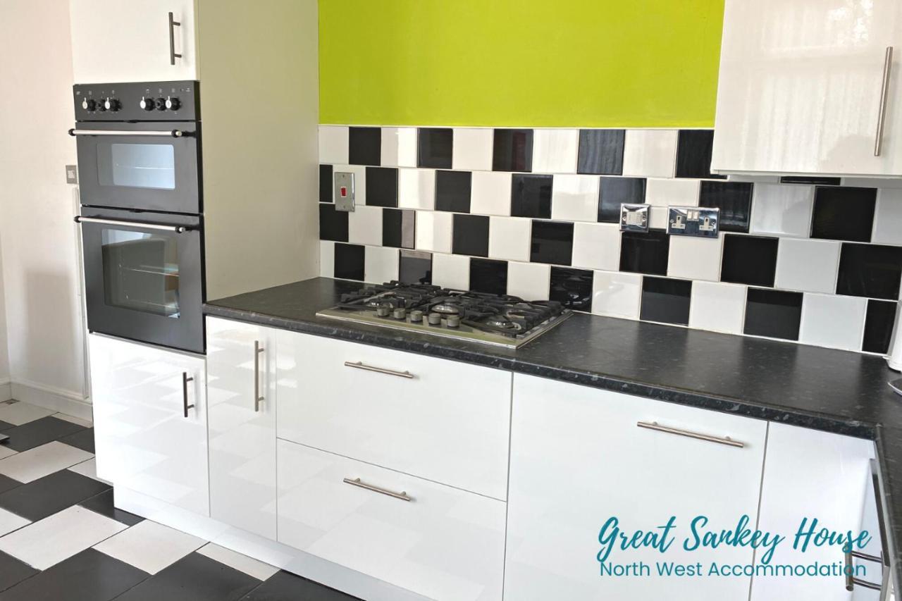 Great Sankey Serviced Accommodation Warrington Eksteriør billede