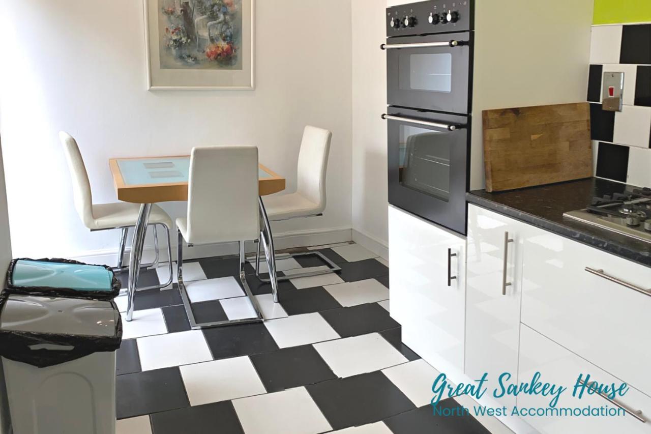 Great Sankey Serviced Accommodation Warrington Eksteriør billede