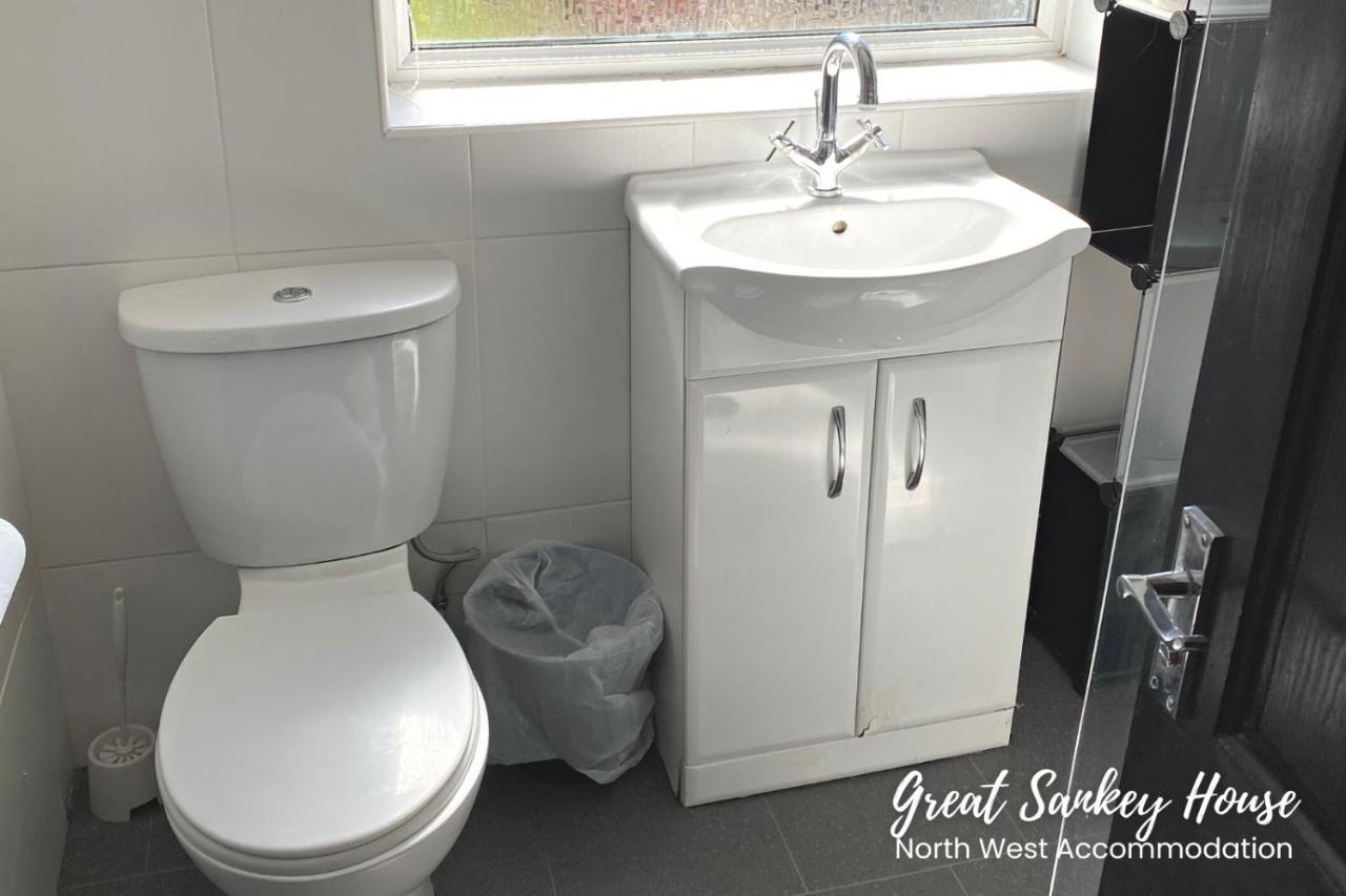 Great Sankey Serviced Accommodation Warrington Eksteriør billede